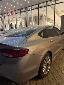 كرايسلر 200